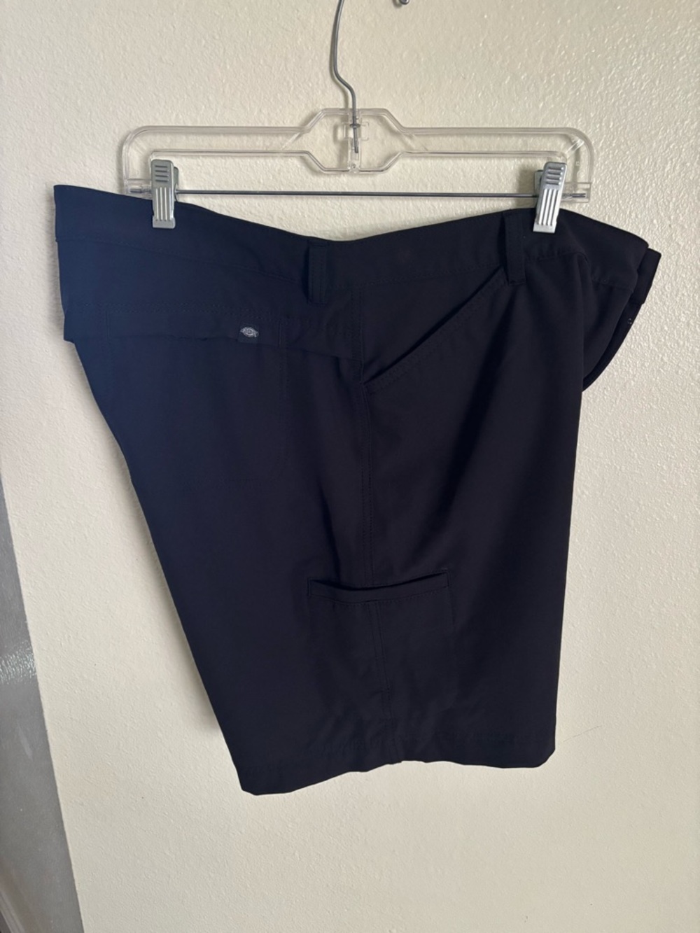 Dickies Women’s Black stretch Fit Walking Shorts 16